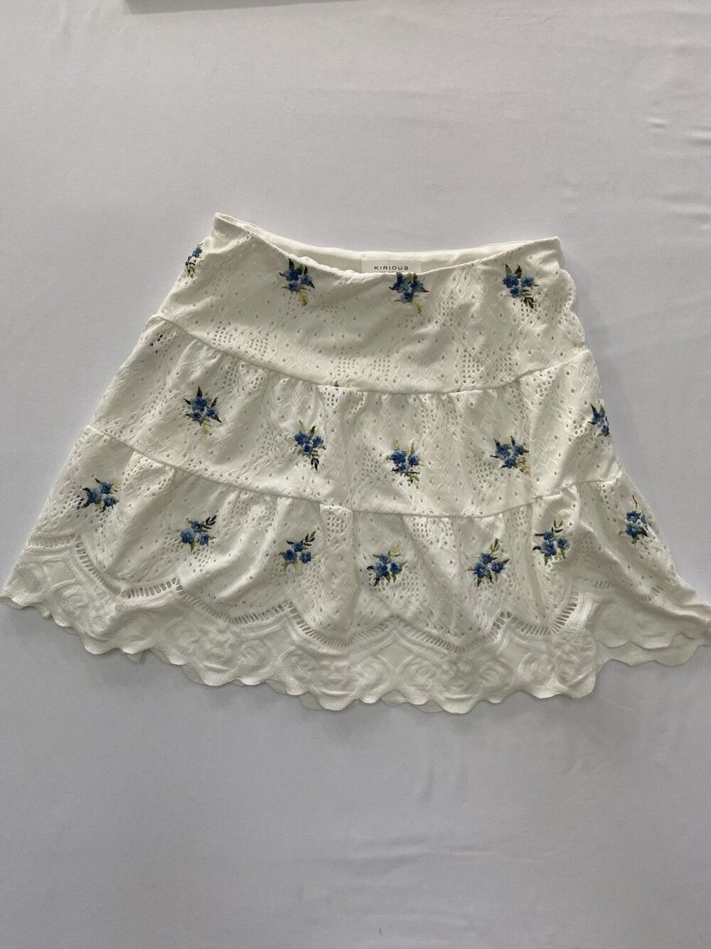 Kirious Los Angeles White Eyelet Floral Embroidered Tiered Mini Skirt Small